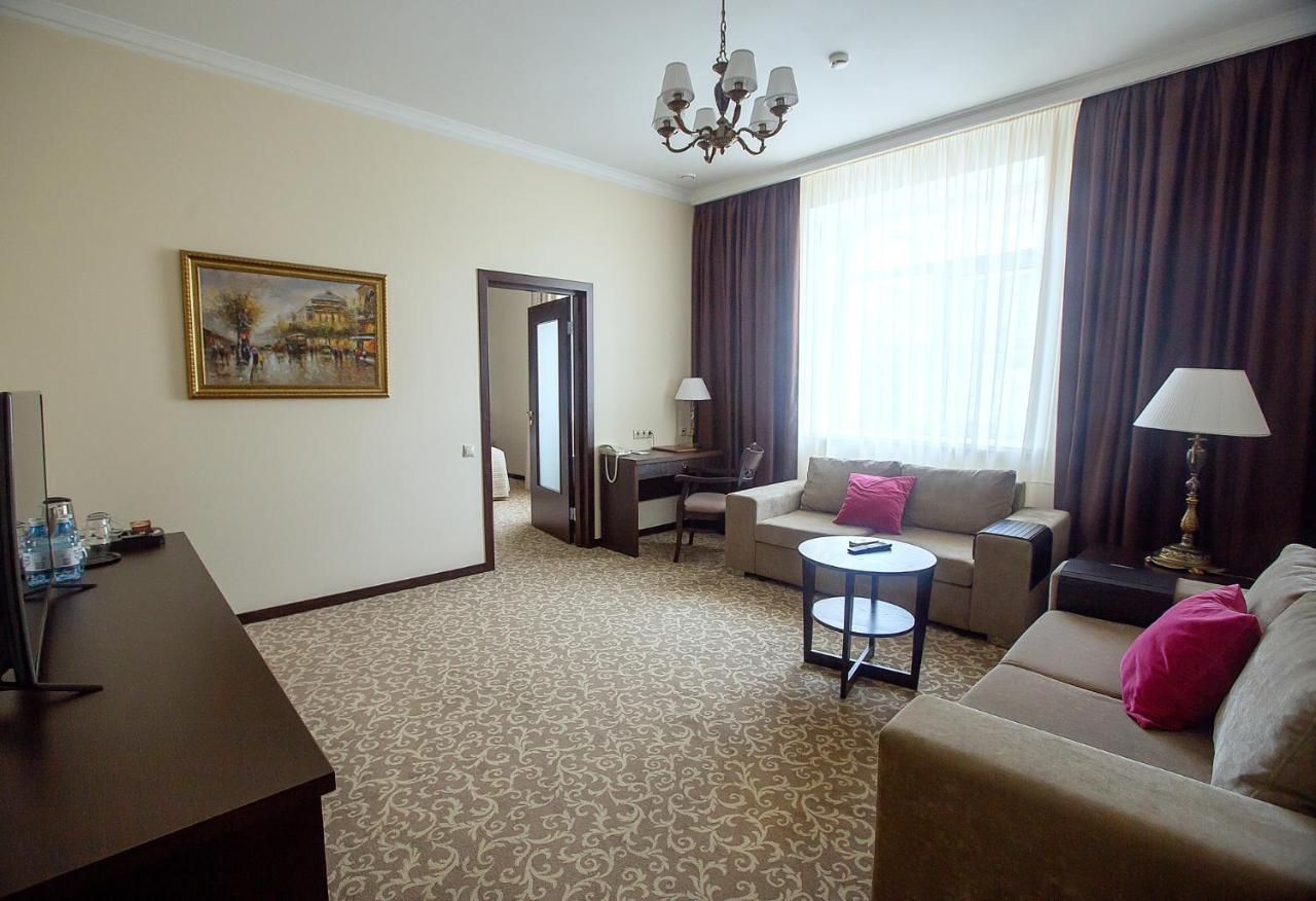 Hotel Bardin Novokuzněck Exteriér fotografie